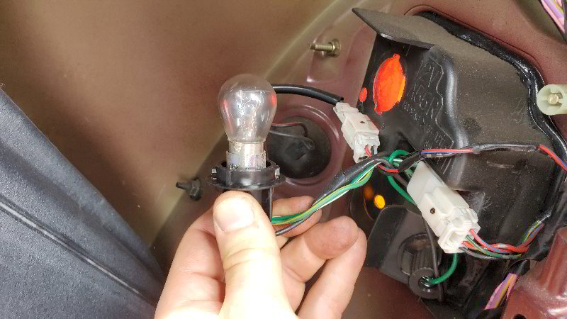 1995-1999-Nissan-Maxima-Tail-Light-Bulbs-Replacement-Guide-007