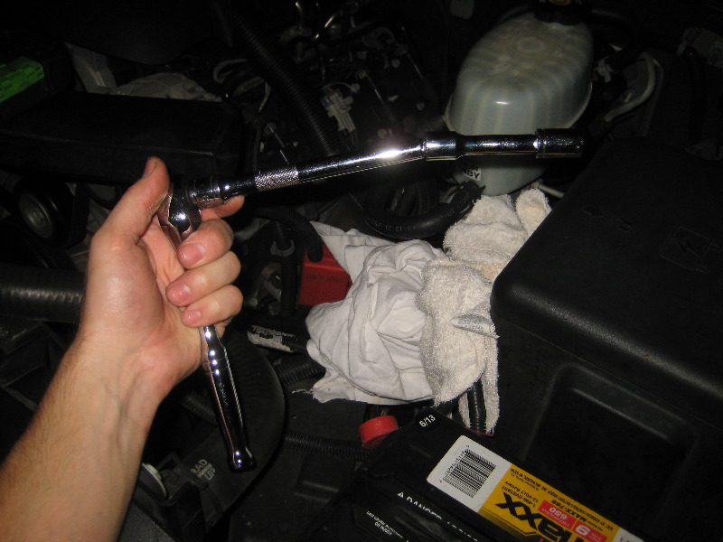 2000-2006-GM-Chevrolet-Tahoe-12-Volt-Car-Battery-Replacement-Guide-011