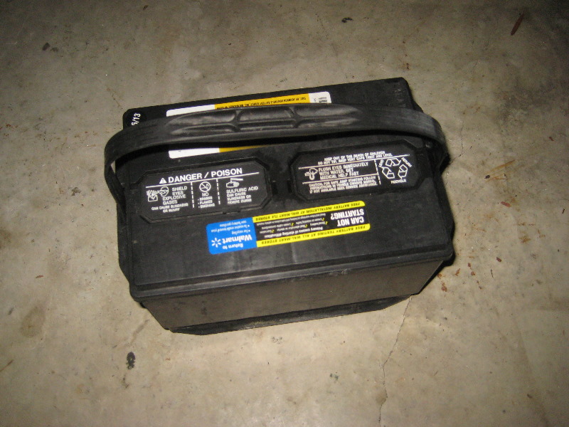 2000-2006-GM-Chevrolet-Tahoe-12-Volt-Car-Battery-Replacement-Guide-017