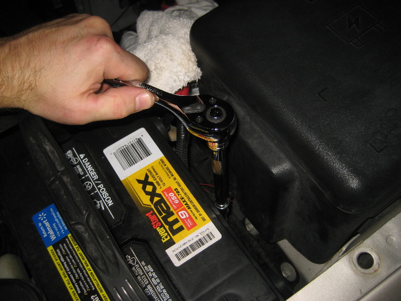 2000-2006-GM-Chevrolet-Tahoe-12-Volt-Car-Battery-Replacement-Guide-021