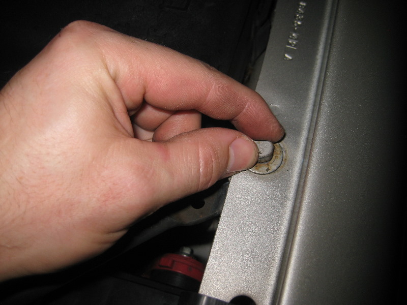 2000-2006-GM-Chevrolet-Tahoe-12-Volt-Car-Battery-Replacement-Guide-026