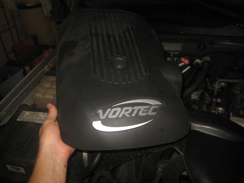 2000-2006-GM-Chevrolet-Tahoe-AC-and-Serpentine-Belts-Replacement-Guide-003