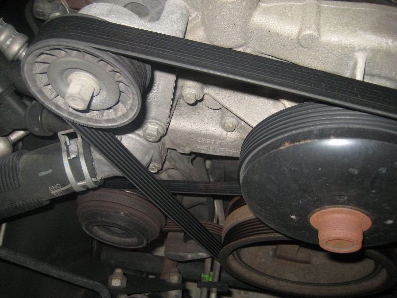 2000-2006-GM-Chevrolet-Tahoe-AC-and-Serpentine-Belts-Replacement-Guide-014