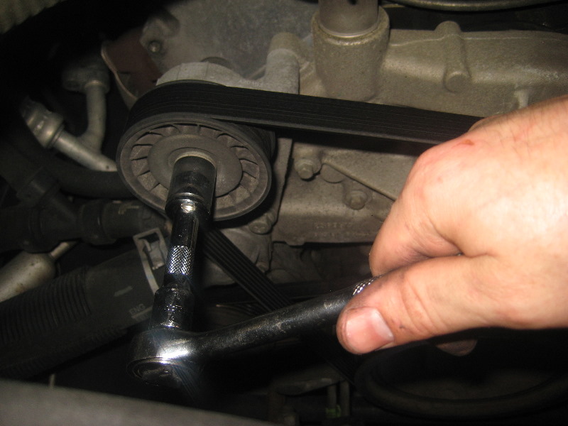 2000-2006-GM-Chevrolet-Tahoe-AC-and-Serpentine-Belts-Replacement-Guide-015