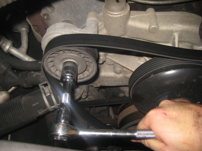 2000-2006-GM-Chevrolet-Tahoe-AC-and-Serpentine-Belts-Replacement-Guide-016