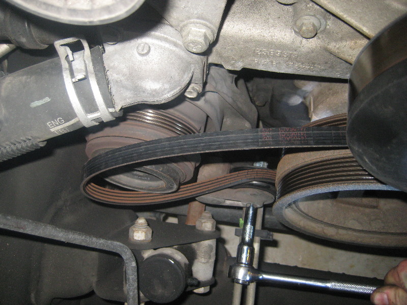 2000-2006-GM-Chevrolet-Tahoe-AC-and-Serpentine-Belts-Replacement-Guide-024
