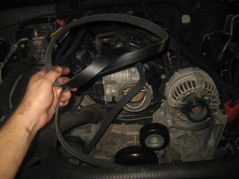 2000-2006-GM-Chevrolet-Tahoe-AC-and-Serpentine-Belts-Replacement-Guide-031