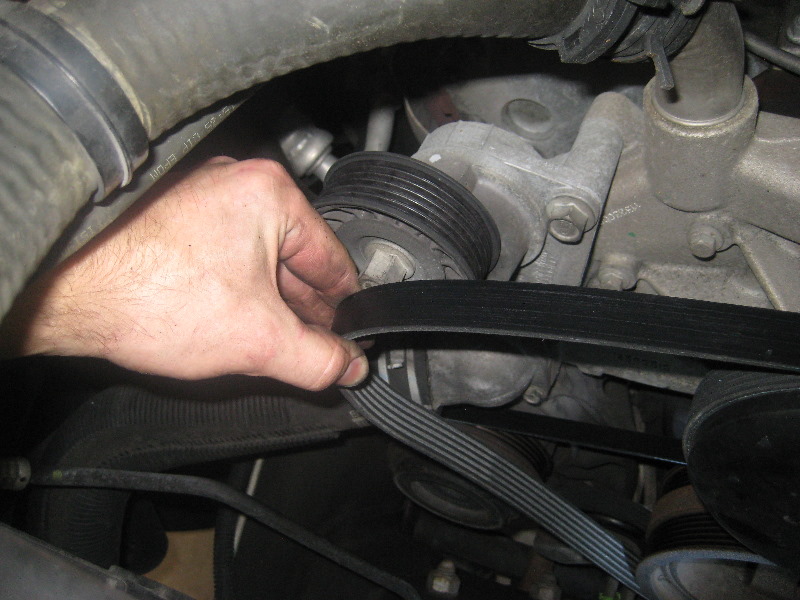 2000-2006-GM-Chevrolet-Tahoe-AC-and-Serpentine-Belts-Replacement-Guide-033