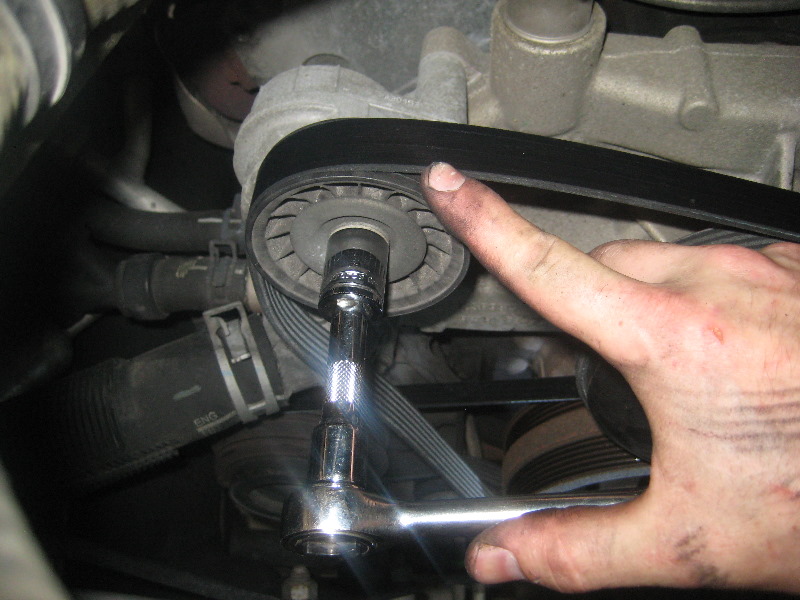 2000-2006-GM-Chevrolet-Tahoe-AC-and-Serpentine-Belts-Replacement-Guide-034