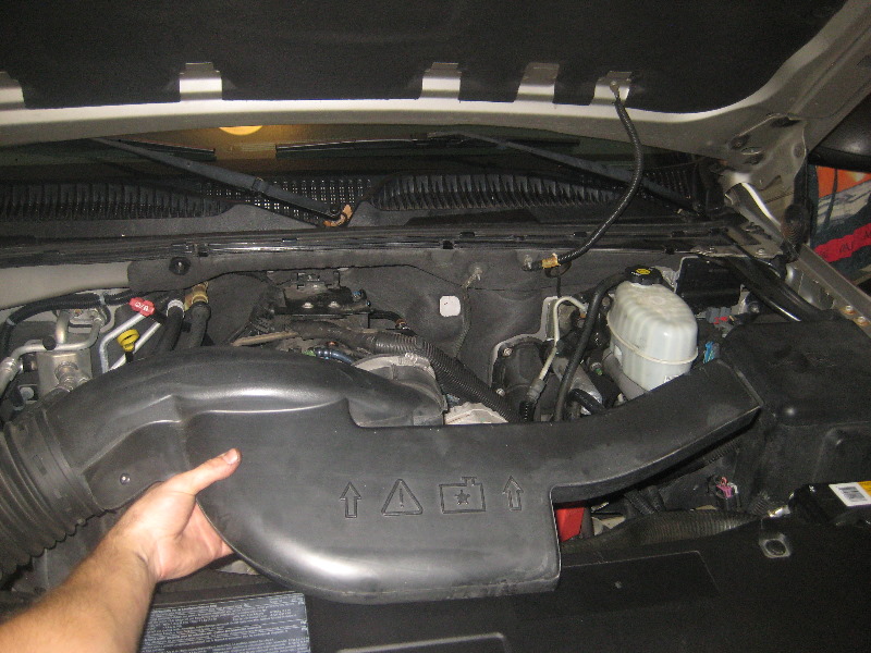 2000-2006-GM-Chevrolet-Tahoe-AC-and-Serpentine-Belts-Replacement-Guide-036