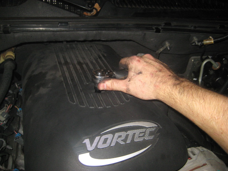 2000-2006-GM-Chevrolet-Tahoe-AC-and-Serpentine-Belts-Replacement-Guide-042