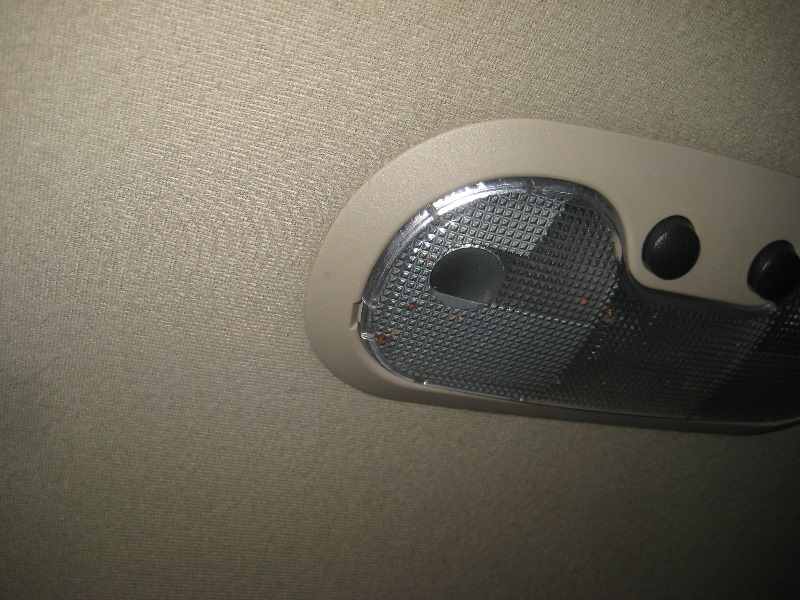 2000-2006-GM-Chevrolet-Tahoe-Cargo-Area-Light-Bulbs-Replacement-Guide-002