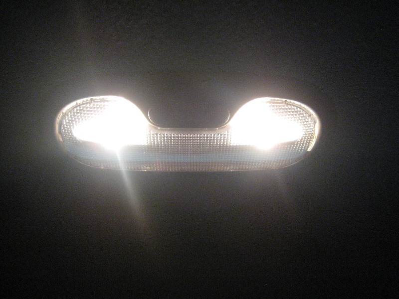 2000-2006-GM-Chevrolet-Tahoe-Cargo-Area-Light-Bulbs-Replacement-Guide-010