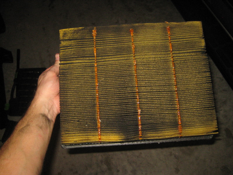 2000-2006-GM-Chevrolet-Tahoe-Engine-Air-Filter-Replacement-Guide-010