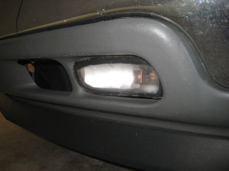 2000-2006-GM-Chevrolet-Tahoe-Fog-Light-Bulbs-Replacement-Guide-001