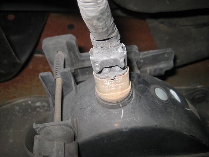 2000-2006-GM-Chevrolet-Tahoe-Fog-Light-Bulbs-Replacement-Guide-002