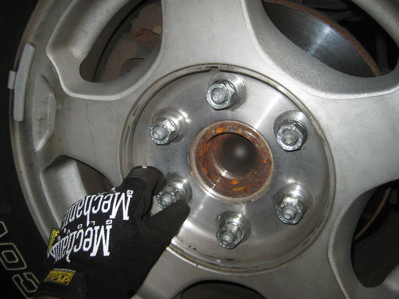 2000-2006-GM-Chevrolet-Tahoe-Front-Brake-Pads-Rotors-Replacement-Guide-007