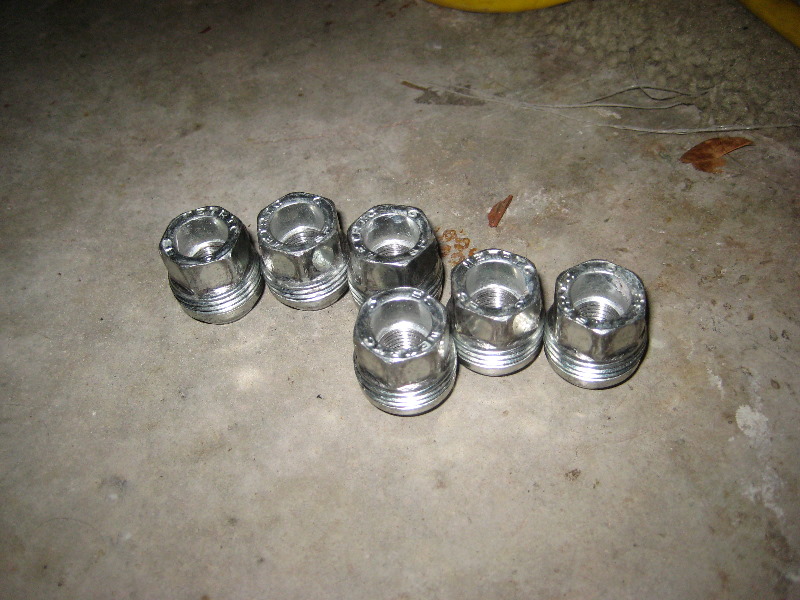 2000-2006-GM-Chevrolet-Tahoe-Front-Brake-Pads-Rotors-Replacement-Guide-008