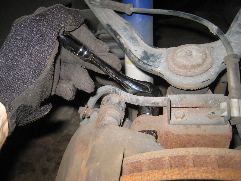 2000-2006-GM-Chevrolet-Tahoe-Front-Brake-Pads-Rotors-Replacement-Guide-017