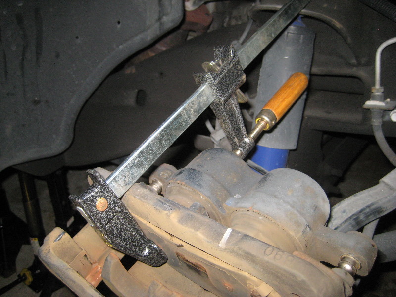 2000-2006-GM-Chevrolet-Tahoe-Front-Brake-Pads-Rotors-Replacement-Guide-022