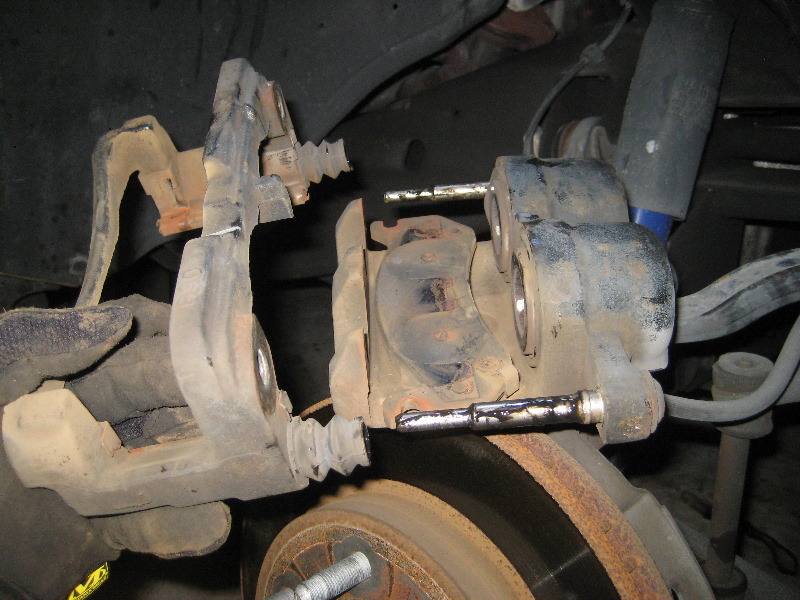 2000-2006-GM-Chevrolet-Tahoe-Front-Brake-Pads-Rotors-Replacement-Guide-030