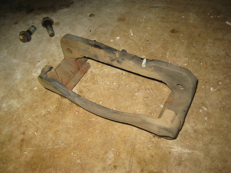 2000-2006-GM-Chevrolet-Tahoe-Front-Brake-Pads-Rotors-Replacement-Guide-032