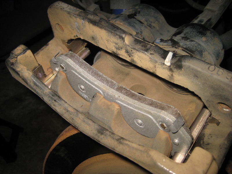 2000-2006-GM-Chevrolet-Tahoe-Front-Brake-Pads-Rotors-Replacement-Guide-041