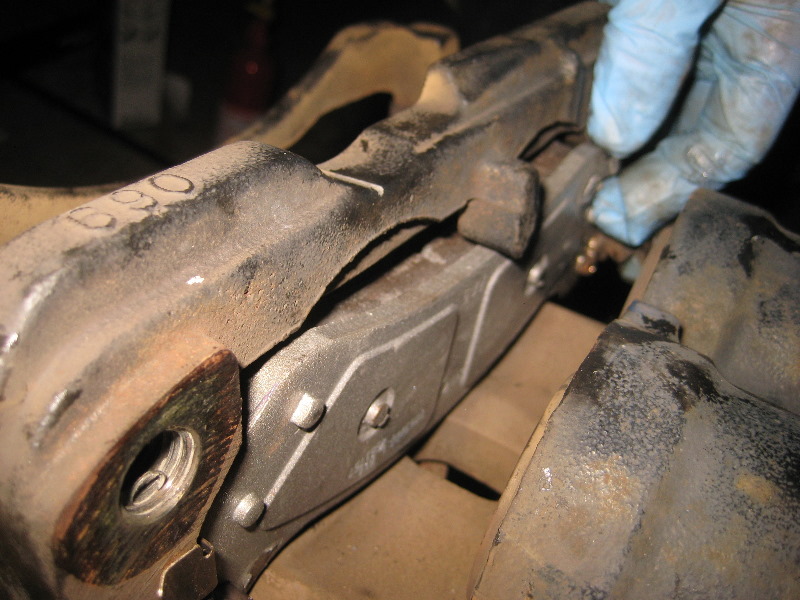 2000-2006-GM-Chevrolet-Tahoe-Front-Brake-Pads-Rotors-Replacement-Guide-042