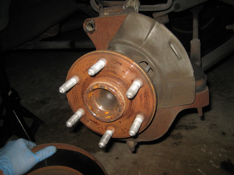 2000-2006-GM-Chevrolet-Tahoe-Front-Brake-Pads-Rotors-Replacement-Guide-044