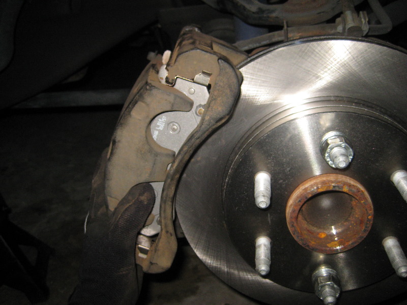 2000-2006-GM-Chevrolet-Tahoe-Front-Brake-Pads-Rotors-Replacement-Guide-049