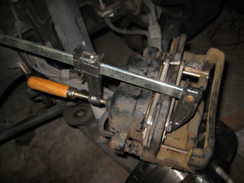 2000-2006-GM-Chevrolet-Tahoe-Front-Brake-Pads-Rotors-Replacement-Guide-050