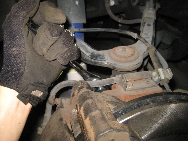 2000-2006-GM-Chevrolet-Tahoe-Front-Brake-Pads-Rotors-Replacement-Guide-057