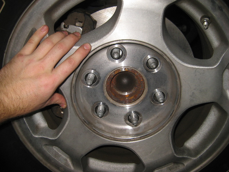 2000-2006-GM-Chevrolet-Tahoe-Front-Brake-Pads-Rotors-Replacement-Guide-060