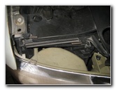 2000-2006-GM-Chevrolet-Tahoe-Headlight-Bulbs-Replacement-Guide-002