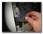 2000-2006-GM-Chevrolet-Tahoe-Headlight-Bulbs-Replacement-Guide-003