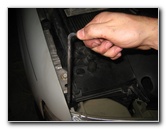 2000-2006-GM-Chevrolet-Tahoe-Headlight-Bulbs-Replacement-Guide-007