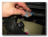 2000-2006-GM-Chevrolet-Tahoe-Headlight-Bulbs-Replacement-Guide-013