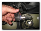 2000-2006-GM-Chevrolet-Tahoe-Headlight-Bulbs-Replacement-Guide-020