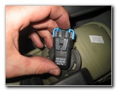 2000-2006-GM-Chevrolet-Tahoe-Headlight-Bulbs-Replacement-Guide-025