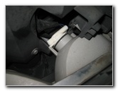 2000-2006-GM-Chevrolet-Tahoe-Headlight-Bulbs-Replacement-Guide-027