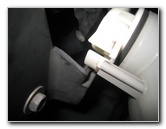 2000-2006-GM-Chevrolet-Tahoe-Headlight-Bulbs-Replacement-Guide-028