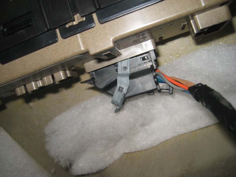 2000-2006-GM-Chevrolet-Tahoe-Interior-Door-Panel-Removal-Guide-032