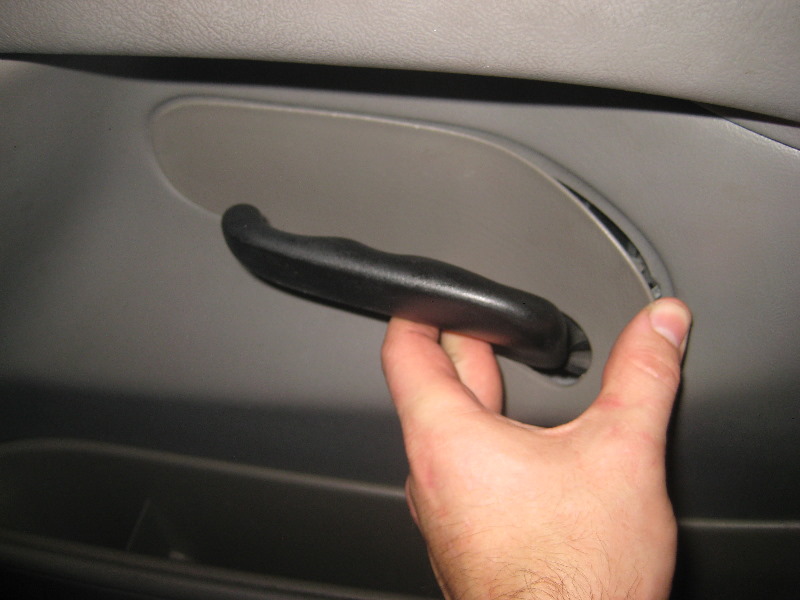 2000-2006-GM-Chevrolet-Tahoe-Interior-Door-Panel-Removal-Guide-057