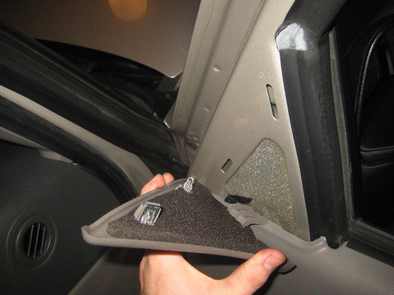 2000-2006-GM-Chevrolet-Tahoe-Interior-Door-Panel-Removal-Guide-058