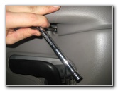 2000-2006-GM-Chevrolet-Tahoe-Interior-Door-Panel-Removal-Guide-014