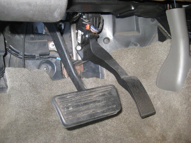 2000-2006-GM-Chevrolet-Tahoe-Intermediate-Steering-Shaft-Replacement-Guide-003