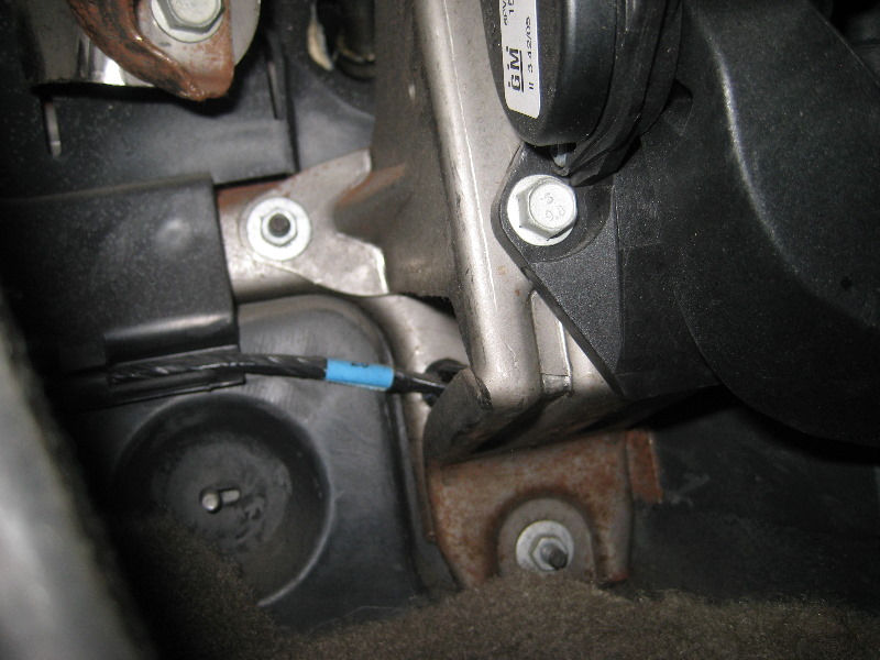 2000-2006-GM-Chevrolet-Tahoe-Intermediate-Steering-Shaft-Replacement-Guide-004