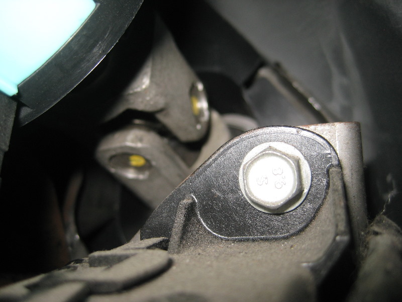 2000-2006-GM-Chevrolet-Tahoe-Intermediate-Steering-Shaft-Replacement-Guide-009