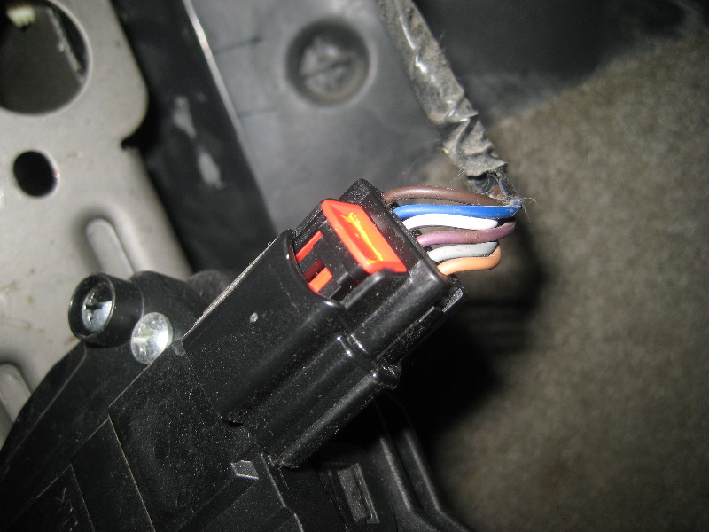 2000-2006-GM-Chevrolet-Tahoe-Intermediate-Steering-Shaft-Replacement-Guide-012