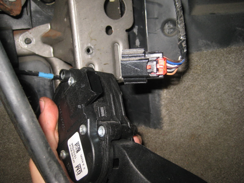 2000-2006-GM-Chevrolet-Tahoe-Intermediate-Steering-Shaft-Replacement-Guide-014